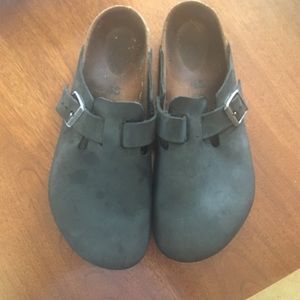 Birkenstock Leather Clogs GUC